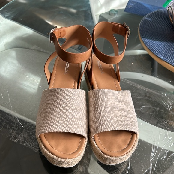 Soda Shoes/Sandal for Women size 10 Brown/Cream - Picture 9 of 9
